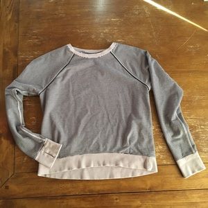 Cute lightweight lululemon sweatshirt